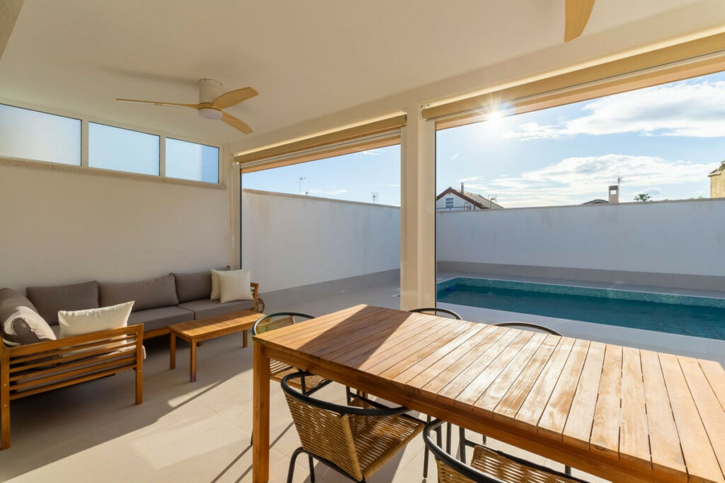 Detached Villa Torrevieja Alicante - image 2