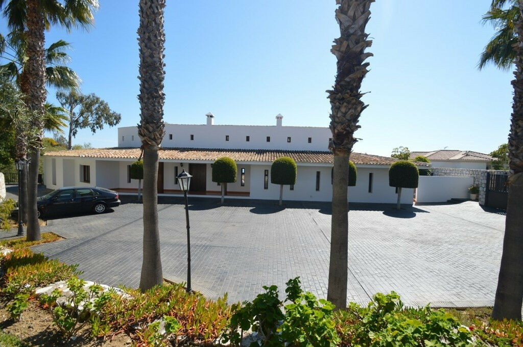 Detached Villa Benalmadena Málaga - image 2