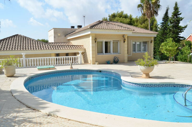 Detached Villa Dehesa de Campoamor Alicante - image 2