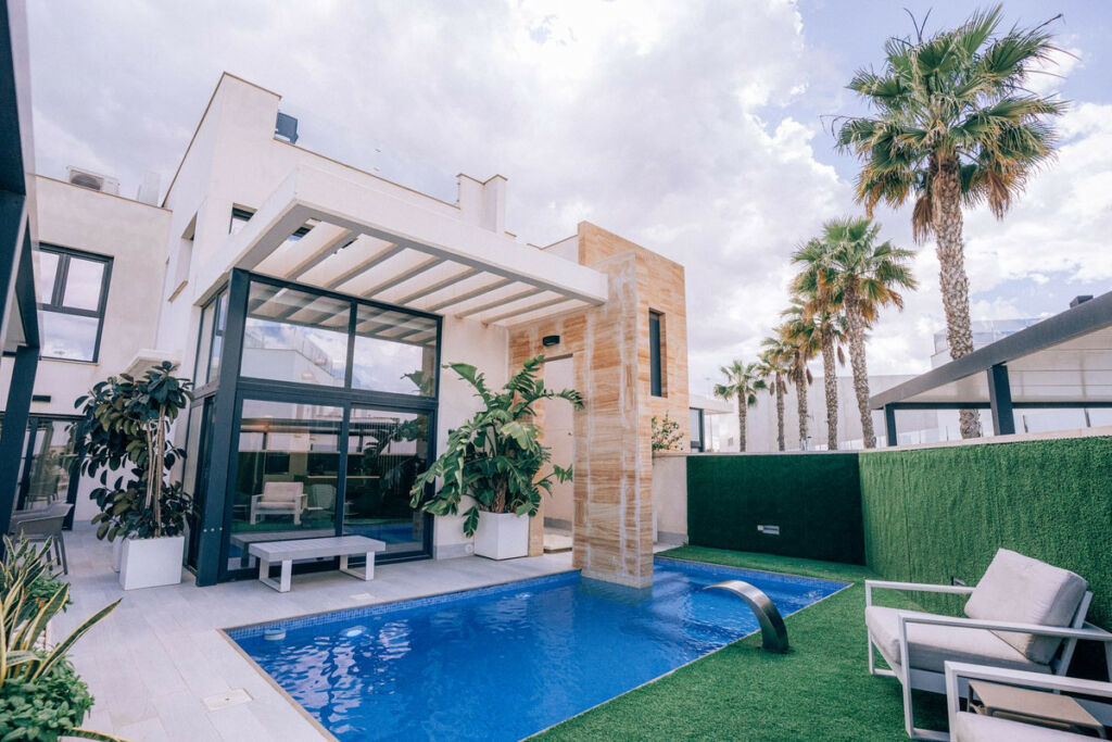 Detached Villa Lomas de Cabo Roig Alicante - image 20