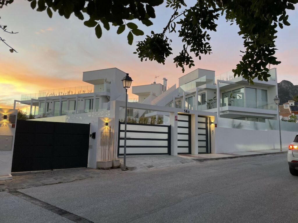 Detached Villa Marbella Málaga - image 19