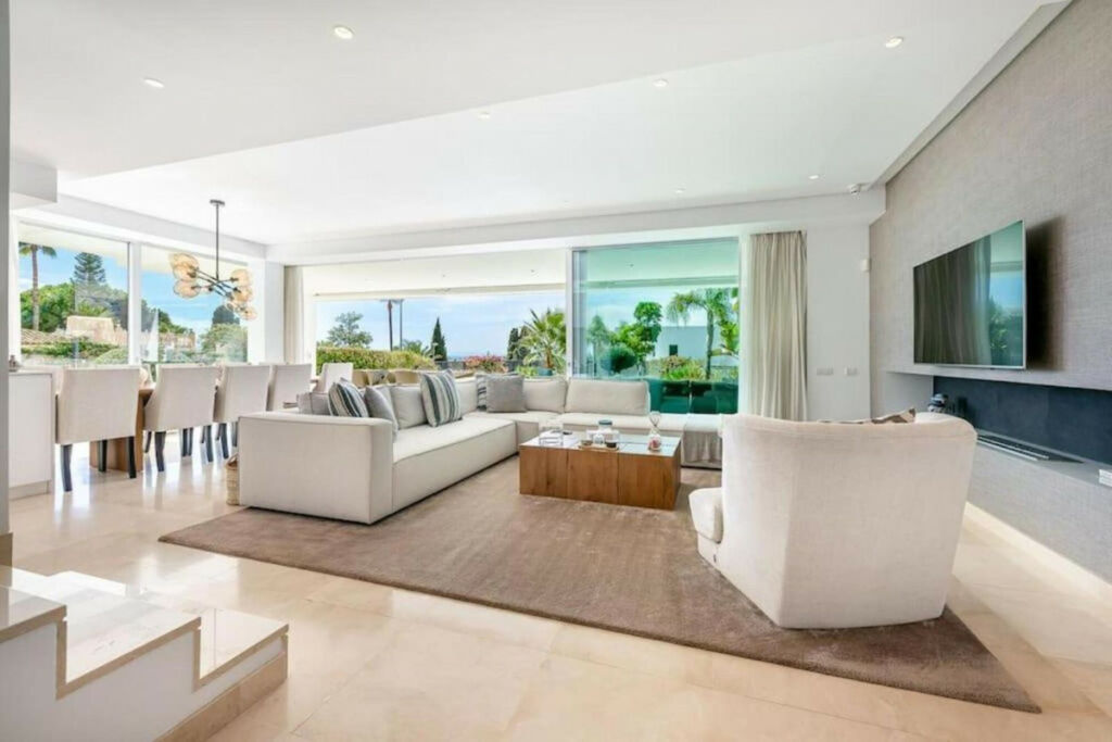 Detached Villa Río Real Málaga - image 20