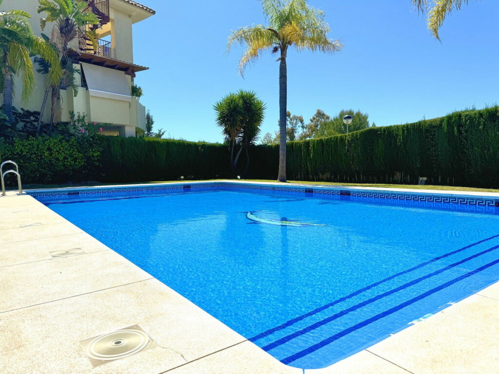Middle Floor Apartment Selwo Málaga - image 20