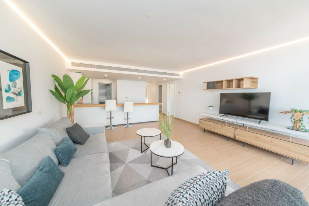 Middle Floor Apartment Carvajal Málaga - image 20