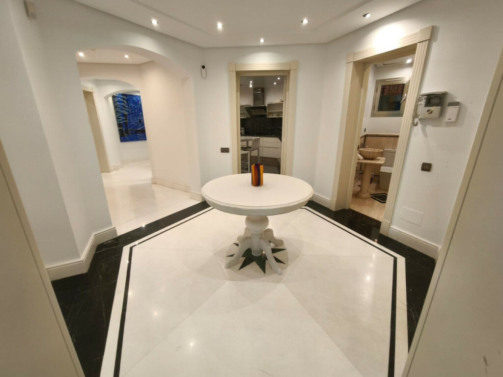 Ground Floor Apartment Puerto Banús Málaga - image 20