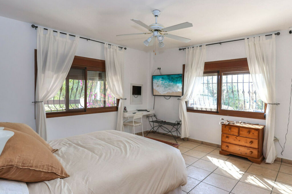 Detached Villa Alozaina Málaga - image 21
