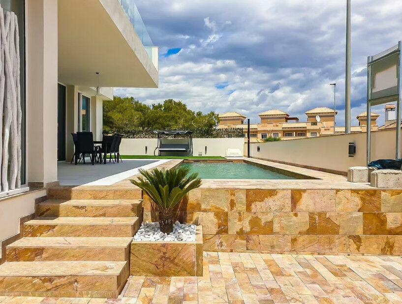 Detached Villa Villamartin Alicante - image 20
