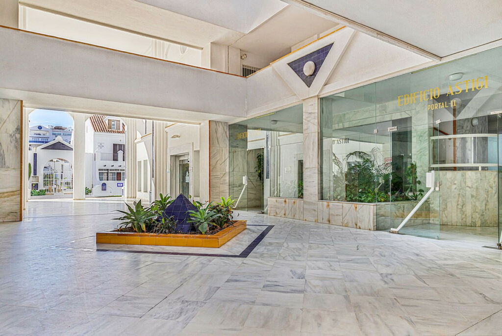 Middle Floor Apartment Fuengirola Málaga - image 20