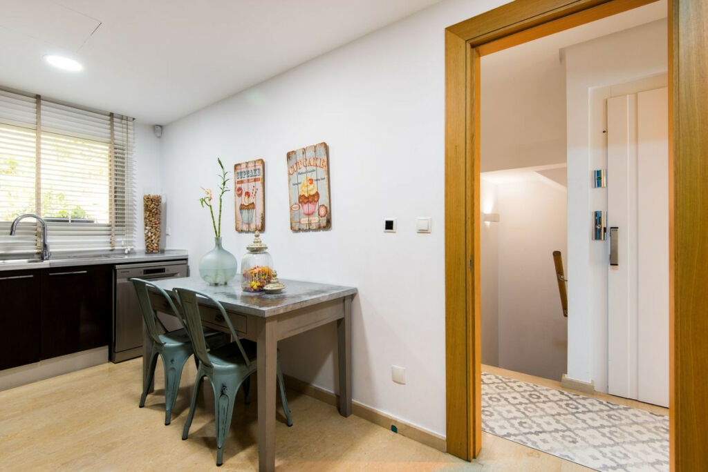 Townhouse Nagüeles Málaga - image 20