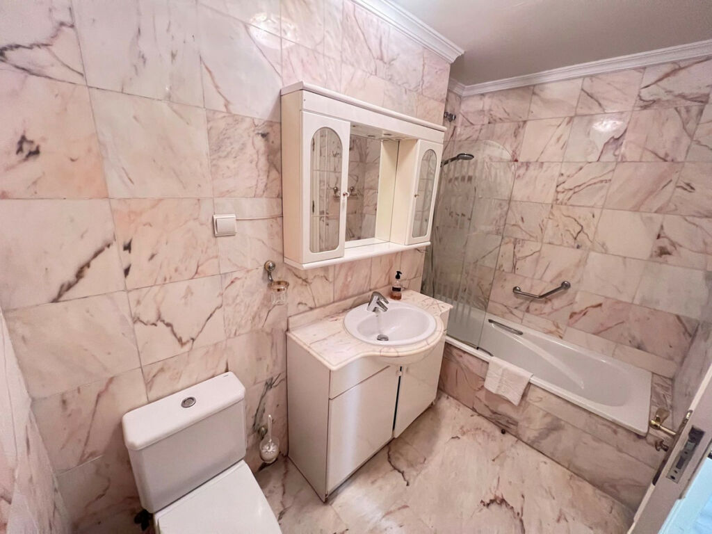 Middle Floor Apartment Fuengirola Málaga - image 20