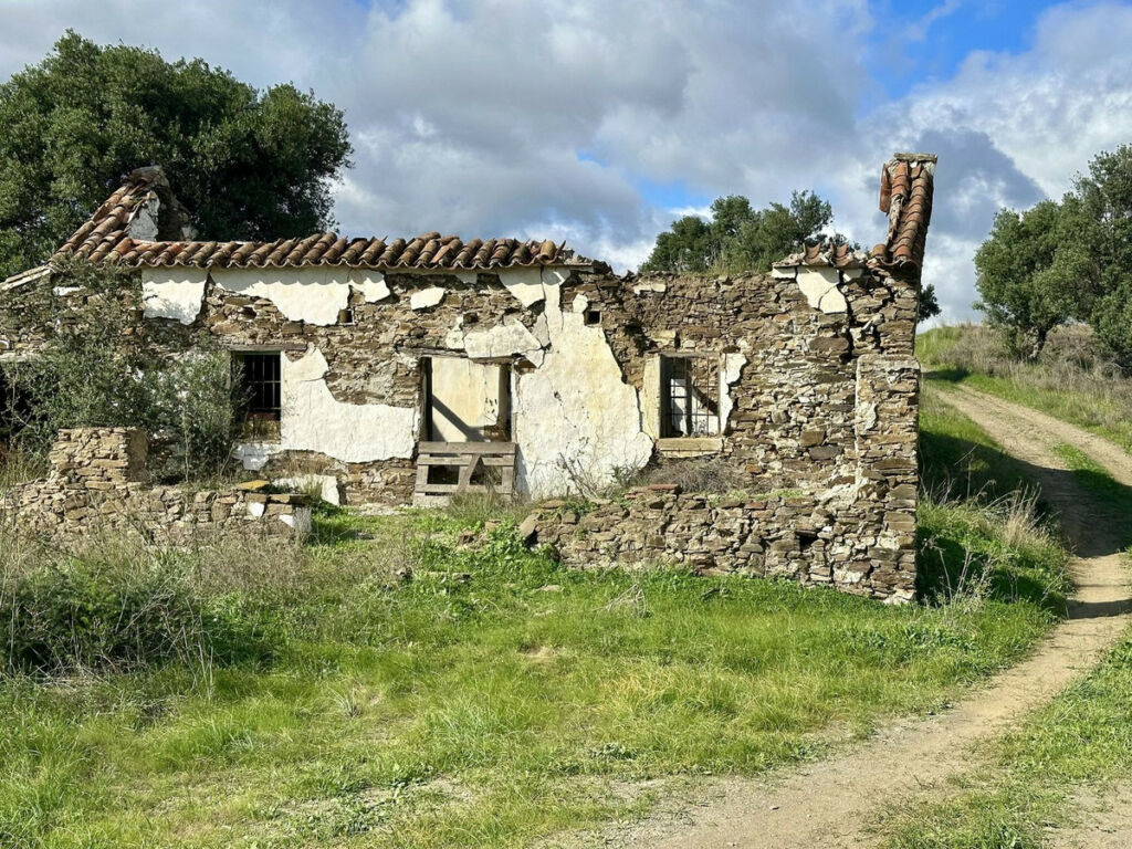 Land with Ruin La Cala Málaga - image 9