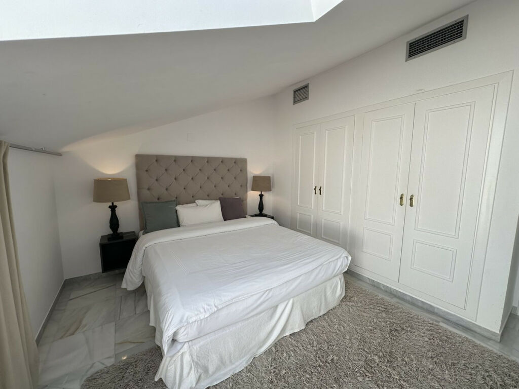 Penthouse Duplex Nueva Andalucía Málaga - image 20
