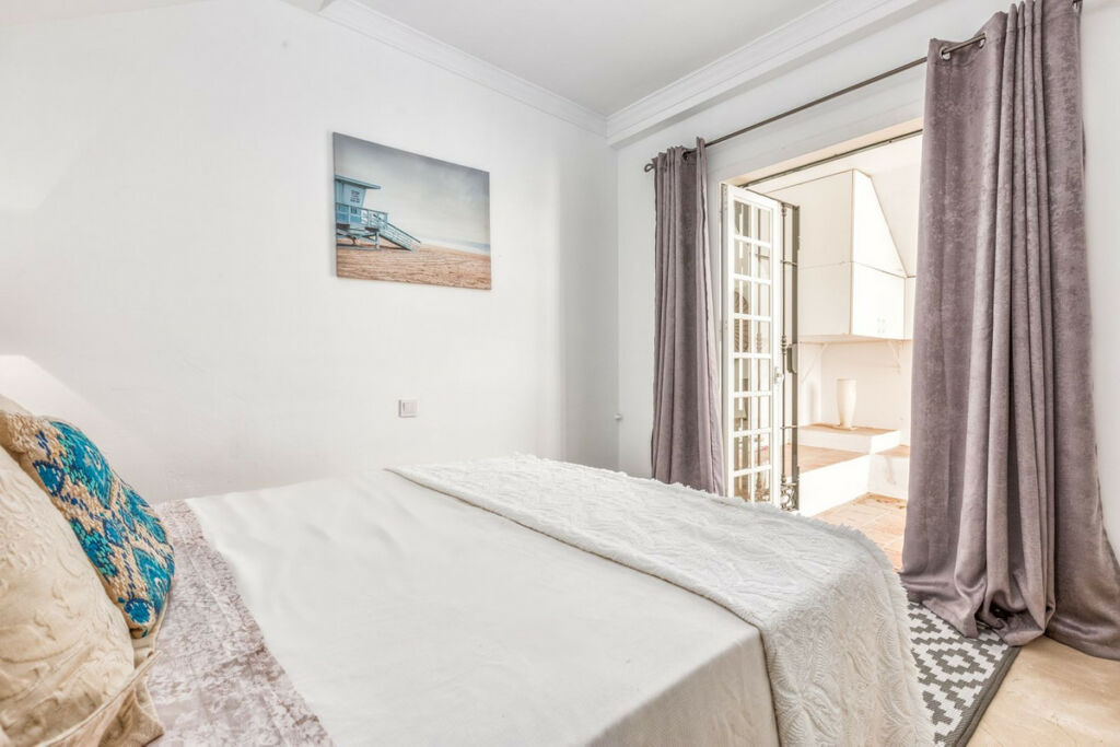 Townhouse Aloha Málaga - image 21