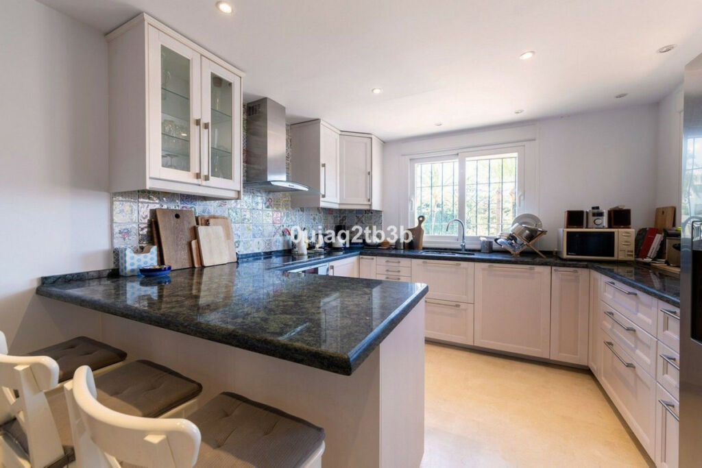 Duplex Nueva Andalucía Málaga - image 21