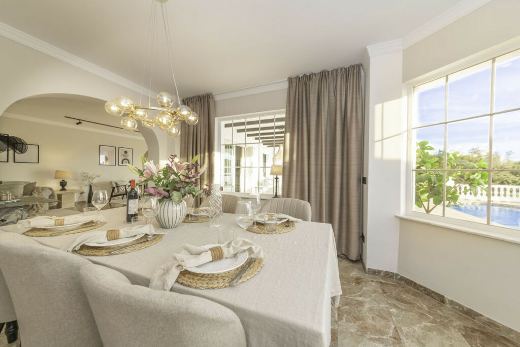 Detached Villa Sierrezuela Málaga - image 21