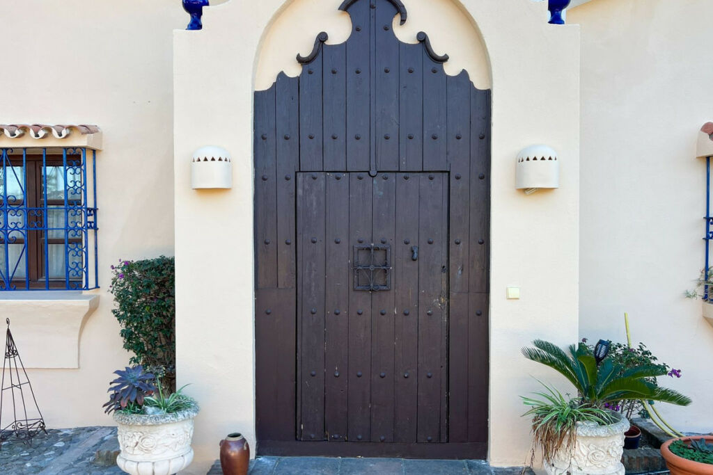 Detached Villa Estepona Málaga - image 24