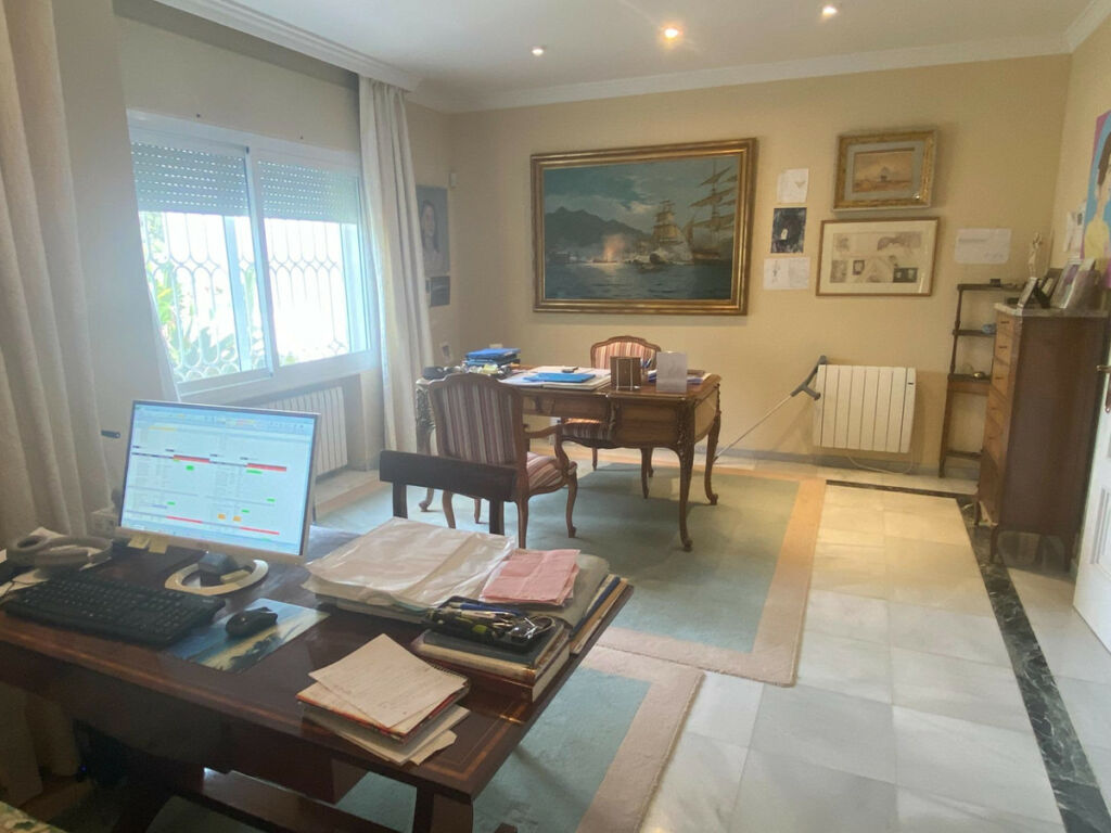 Detached Villa Guadalmina Baja Málaga - image 21