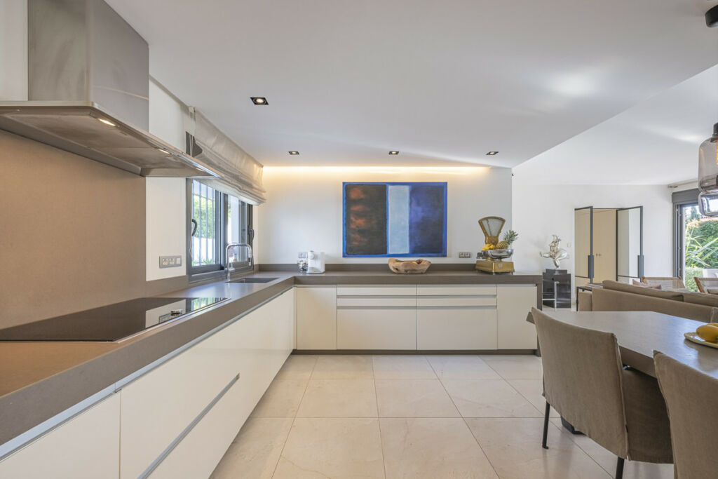 Detached Villa Marbesa Málaga - image 21