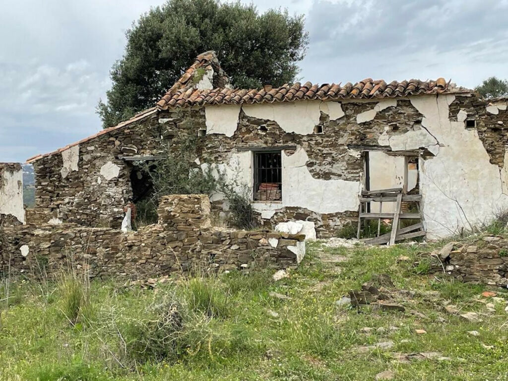 Land with Ruin La Cala Málaga - image 14