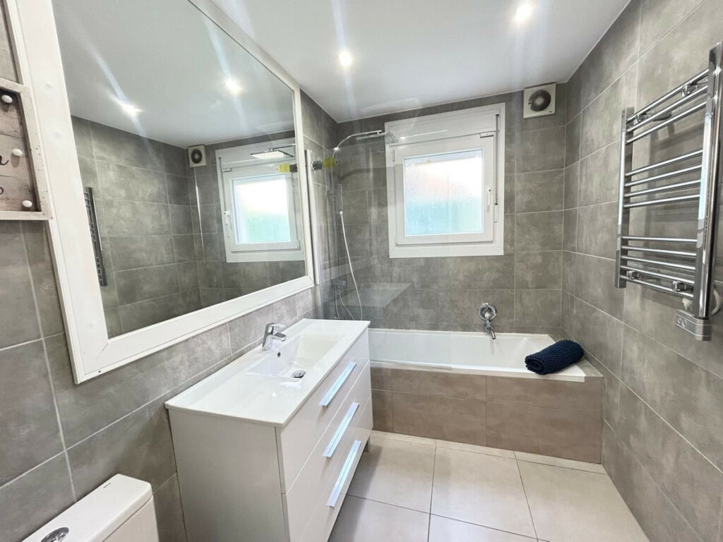 Detached Villa Estepona Málaga - image 21
