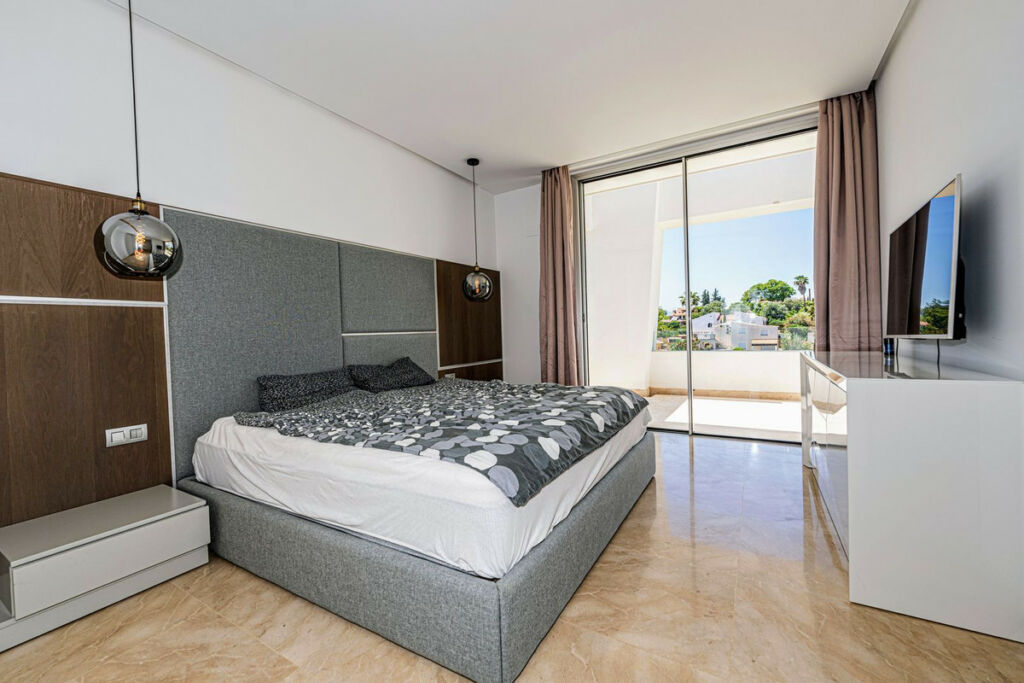 Semi-Detached House Río Real Málaga - image 21