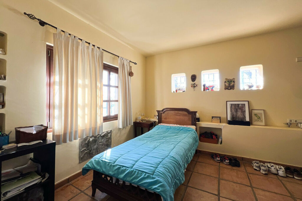 Detached Villa Estepona Málaga - image 21