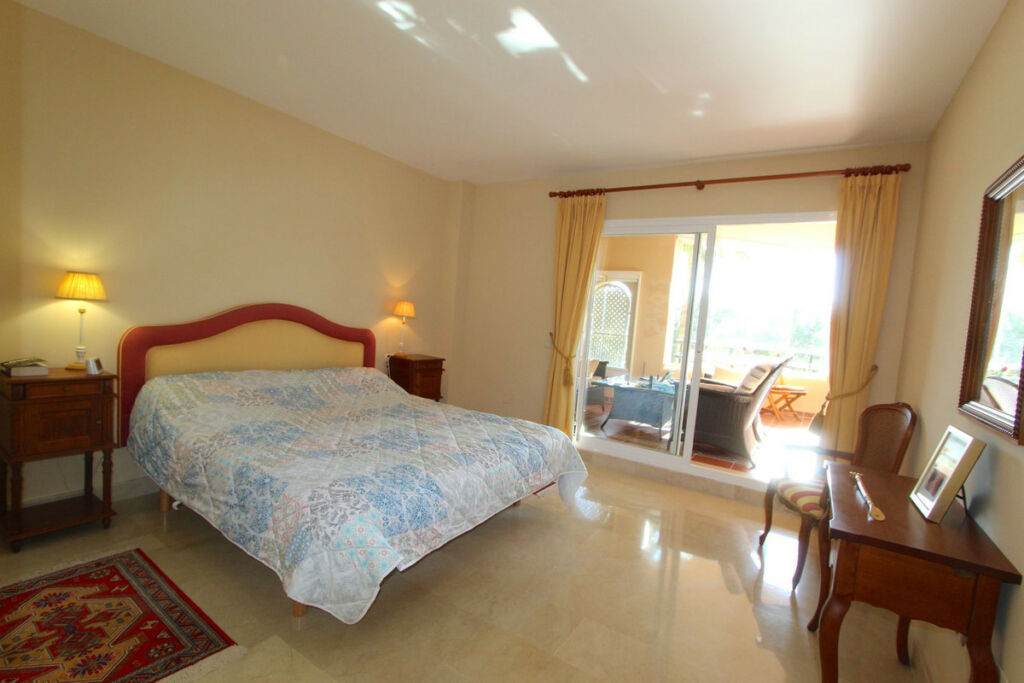 Middle Floor Apartment Elviria Málaga - image 21