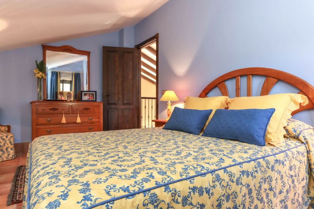 Detached Villa Guaro Málaga - image 21