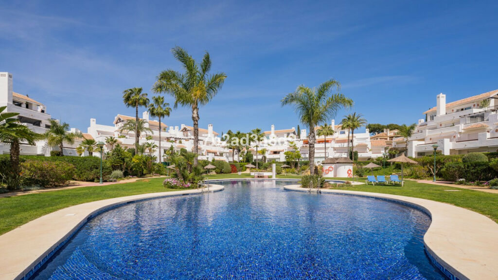 Middle Floor Apartment Los Monteros Málaga - image 22
