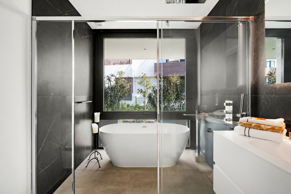 Semi-Detached House Sierra Blanca Málaga - image 22