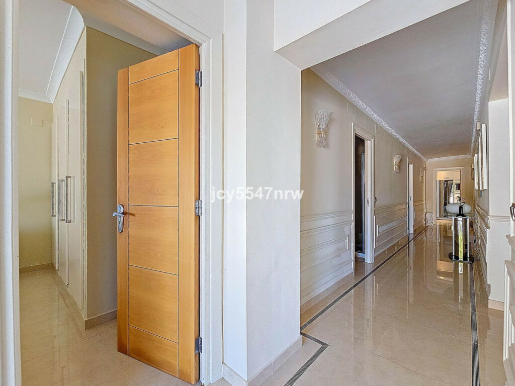 Detached Villa Moraira Alicante - image 22