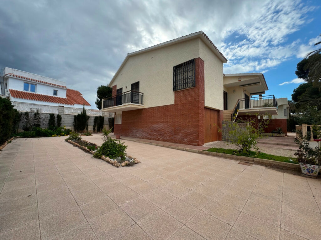 Detached Villa La Zenia Alicante - image 25