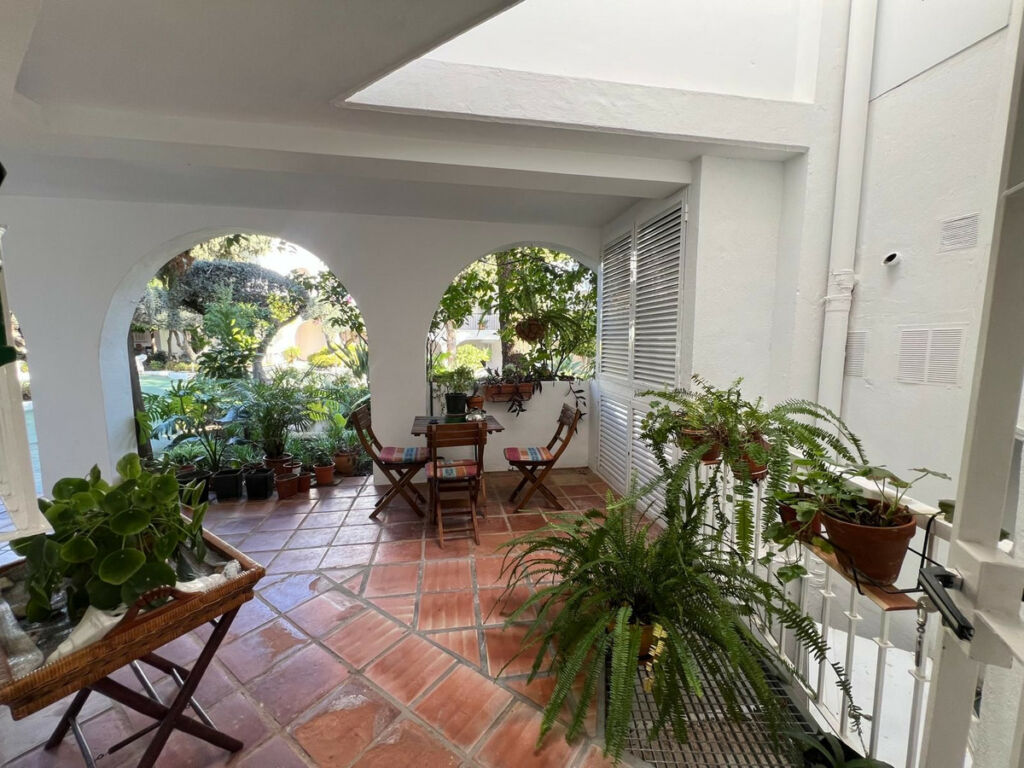 Ground Floor Apartment Aloha Málaga - image 21
