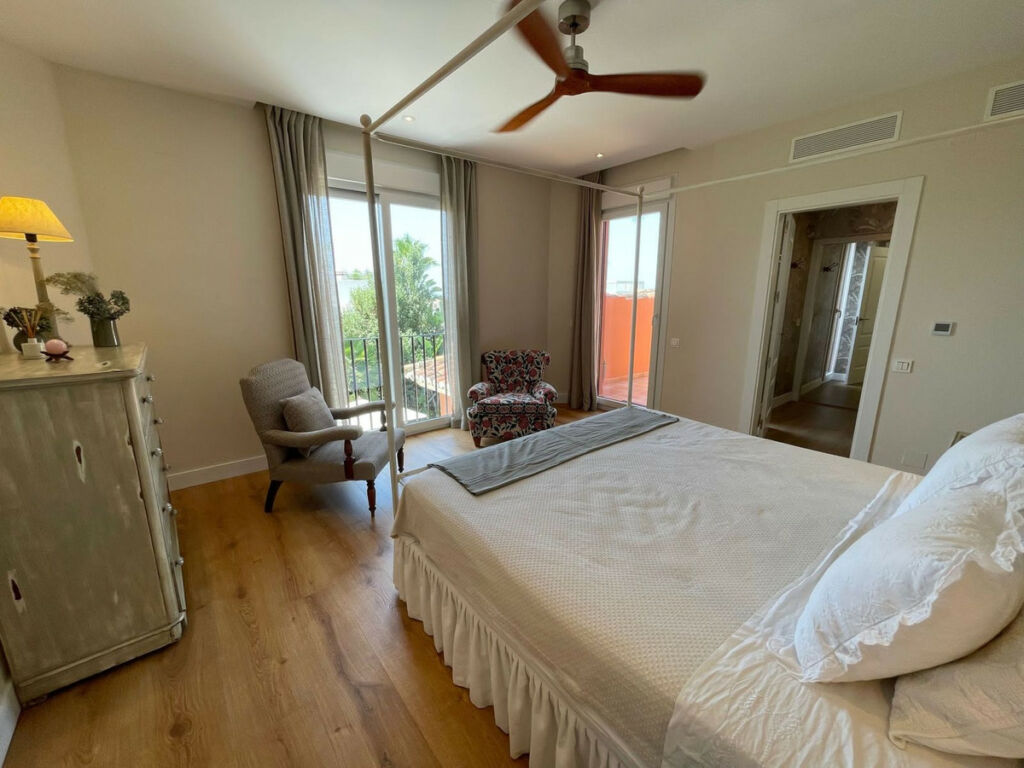 Detached Villa Nagüeles Málaga - image 22