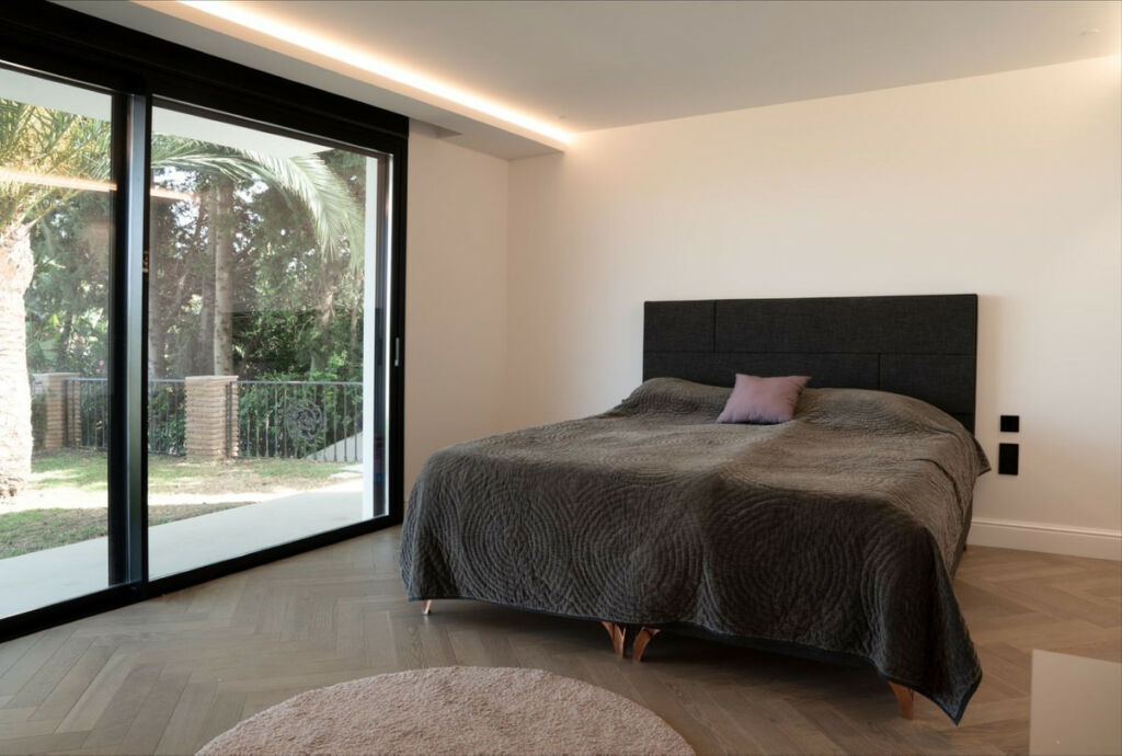 Detached Villa Nueva Andalucía Málaga - image 22