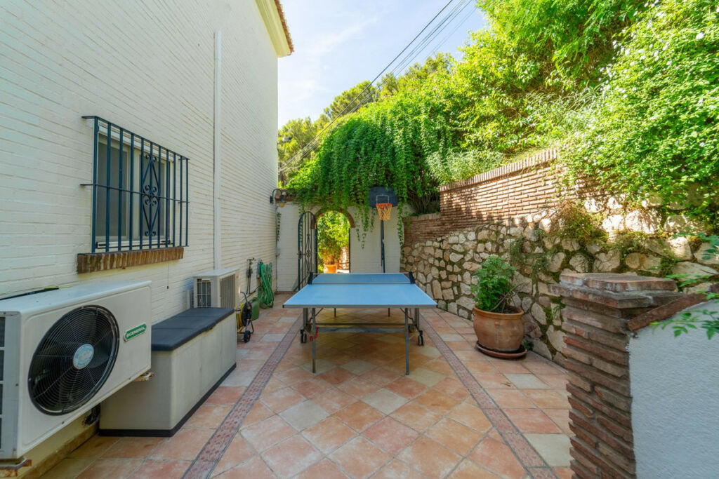 Detached Villa Benalmadena Málaga - image 22