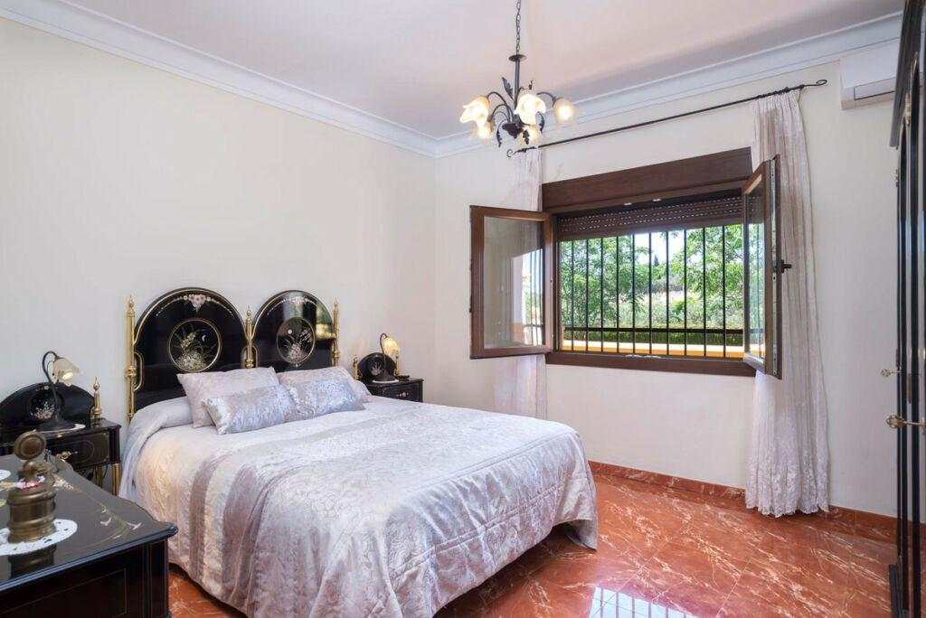 Detached Villa Antequera Málaga - image 22