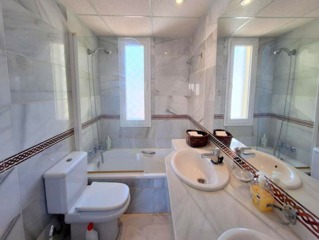 Penthouse Duplex Casares Málaga - image 23