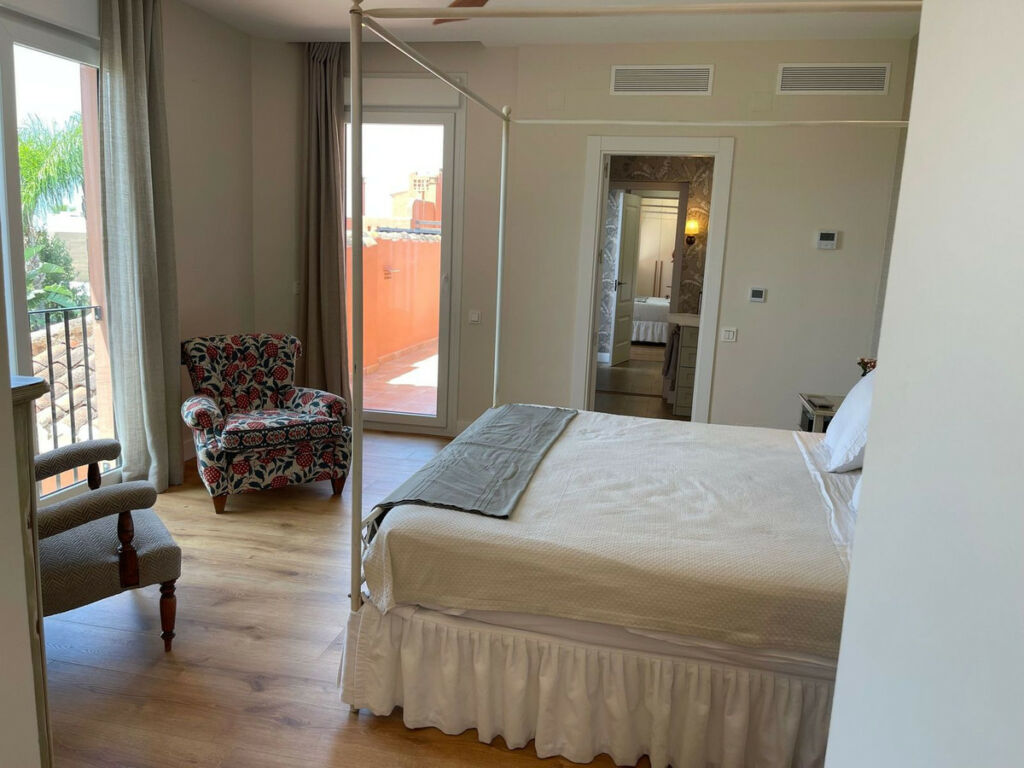 Detached Villa Nagüeles Málaga - image 23