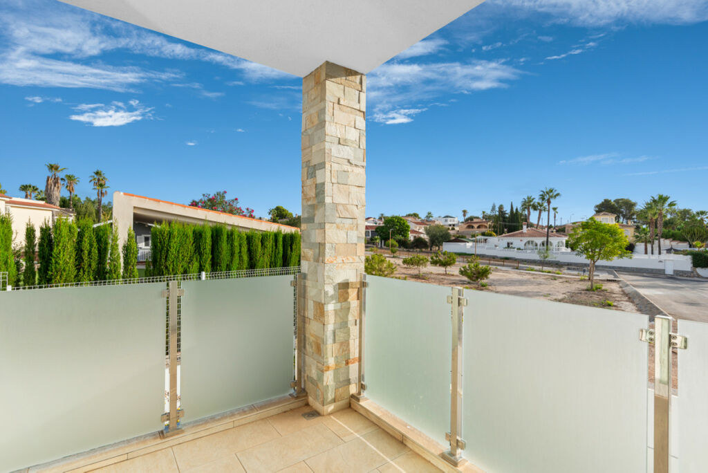 Detached Villa Ciudad Quesada Alicante - image 23