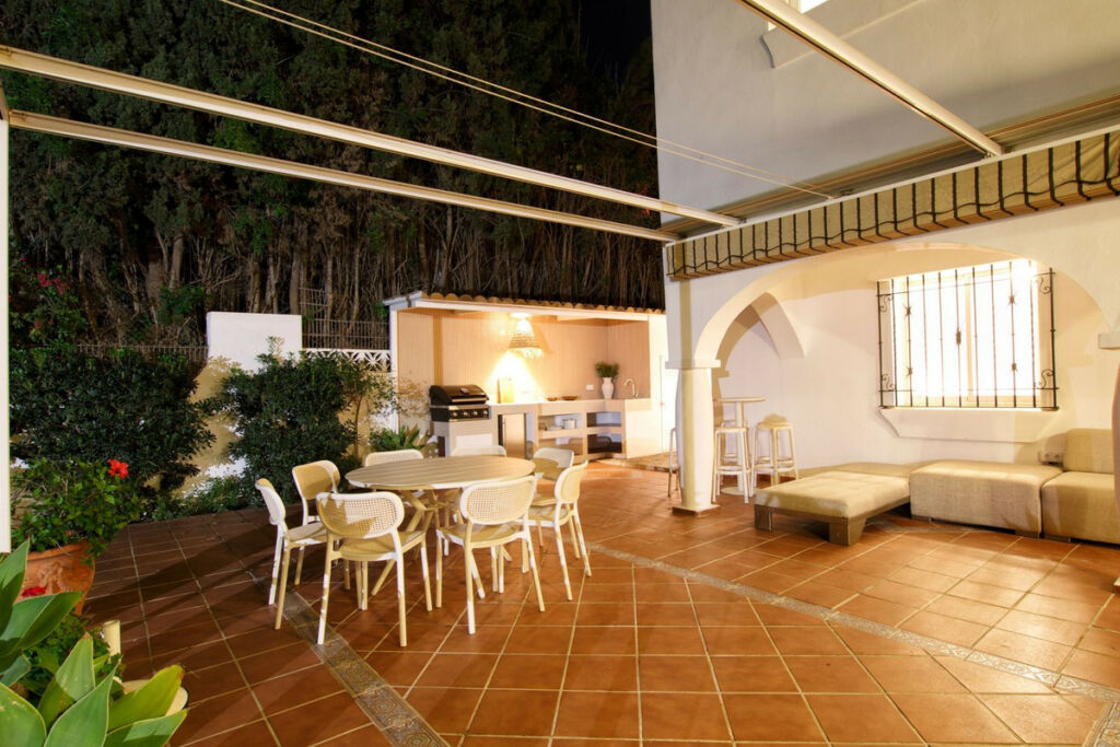 Detached Villa Costabella Málaga - image 23
