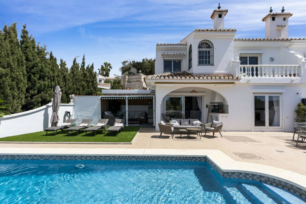 Semi-Detached House El Chaparral Málaga - image 23