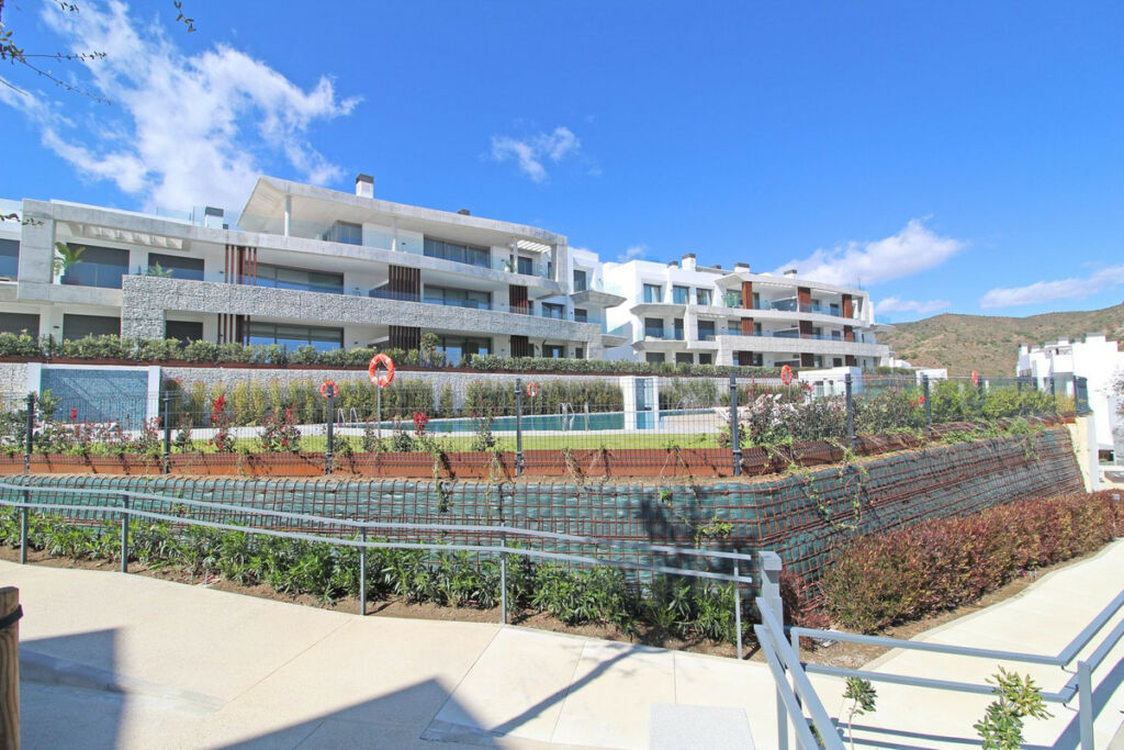 Middle Floor Apartment La Quinta Málaga - image 23