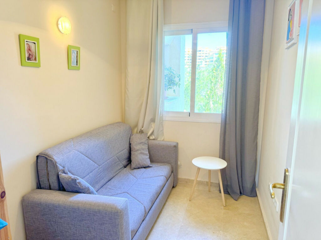 Middle Floor Apartment Selwo Málaga - image 23
