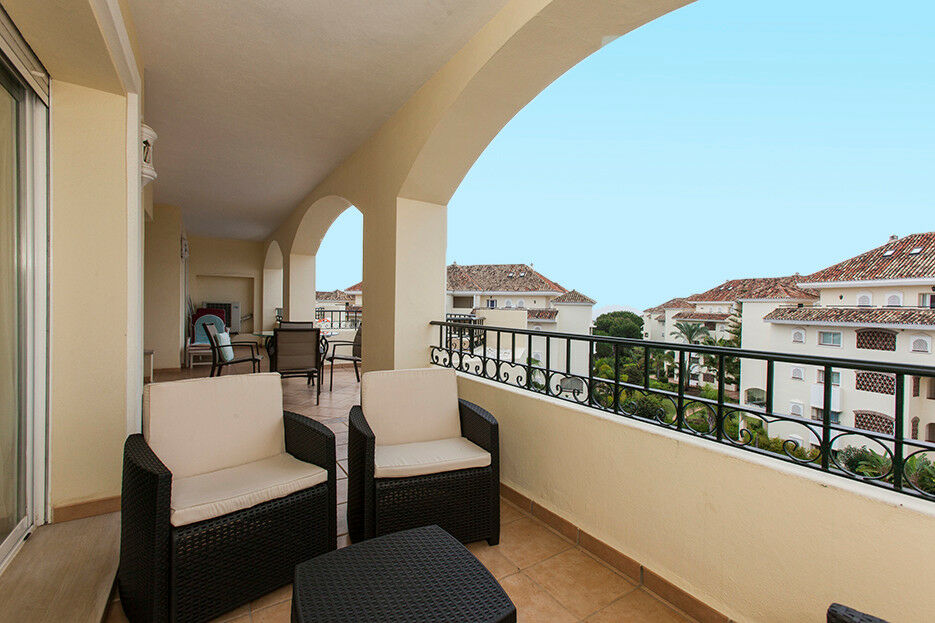 Middle Floor Apartment Elviria Málaga - image 23