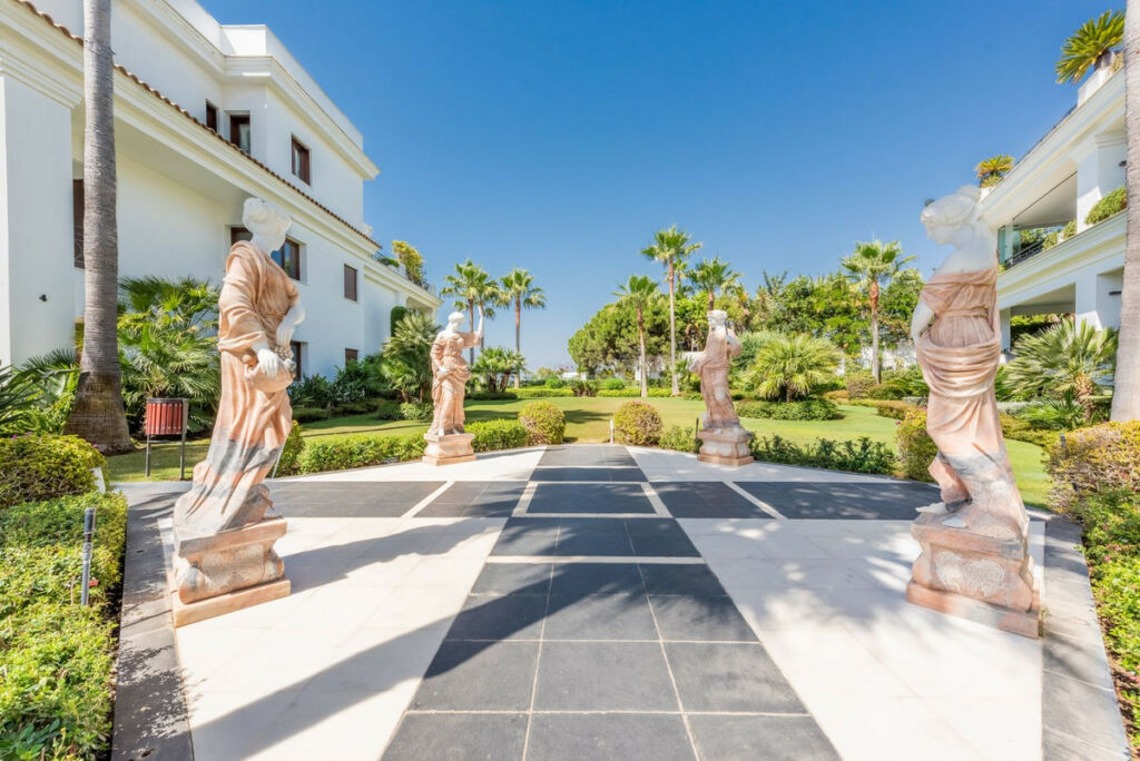 Ground Floor Apartment Estepona Málaga - image 23
