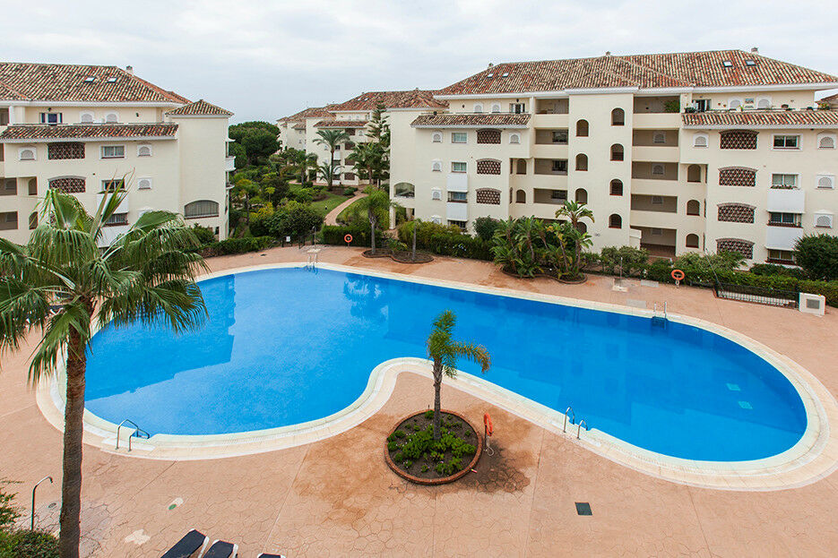 Middle Floor Apartment Elviria Málaga - image 24