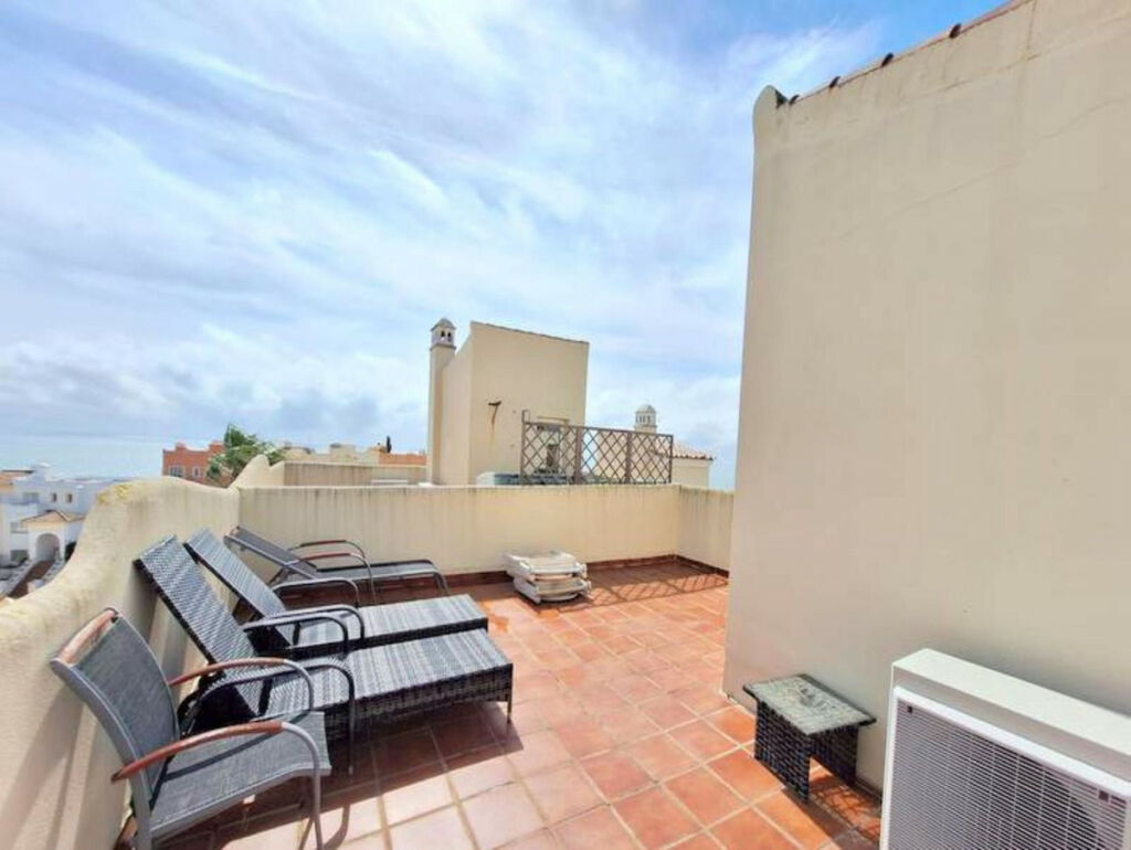 Penthouse Duplex Casares Málaga - image 24