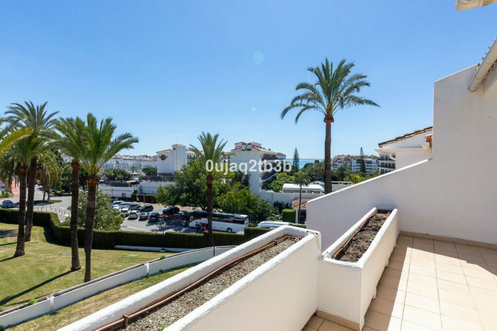 Duplex Nueva Andalucía Málaga - image 24