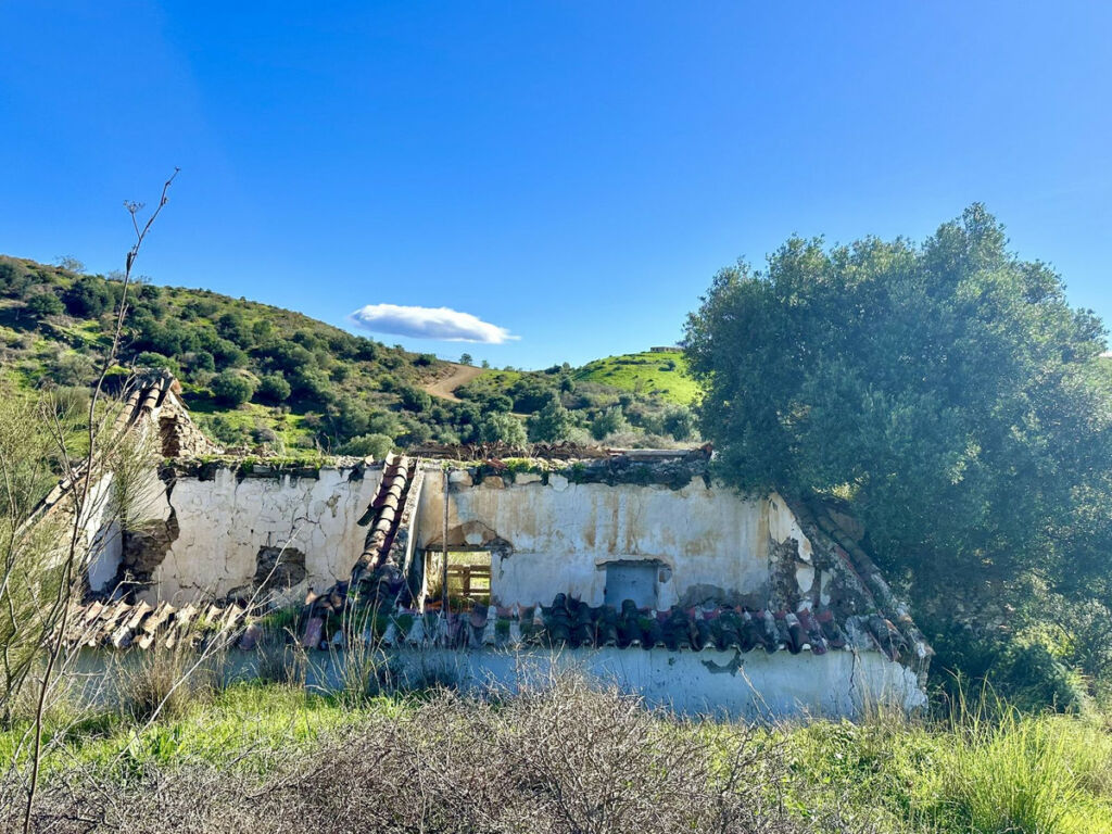 Land with Ruin La Cala Málaga - image 11